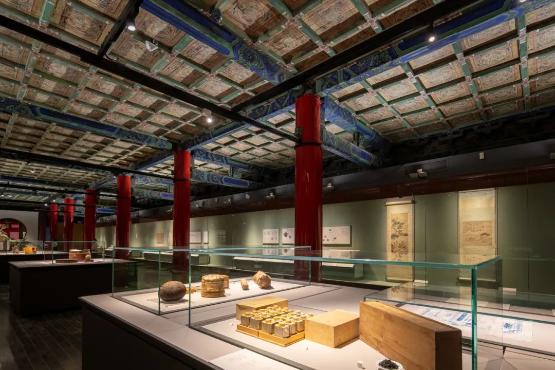 貫入青磁錫口阿古陀茶壷 资讯详情