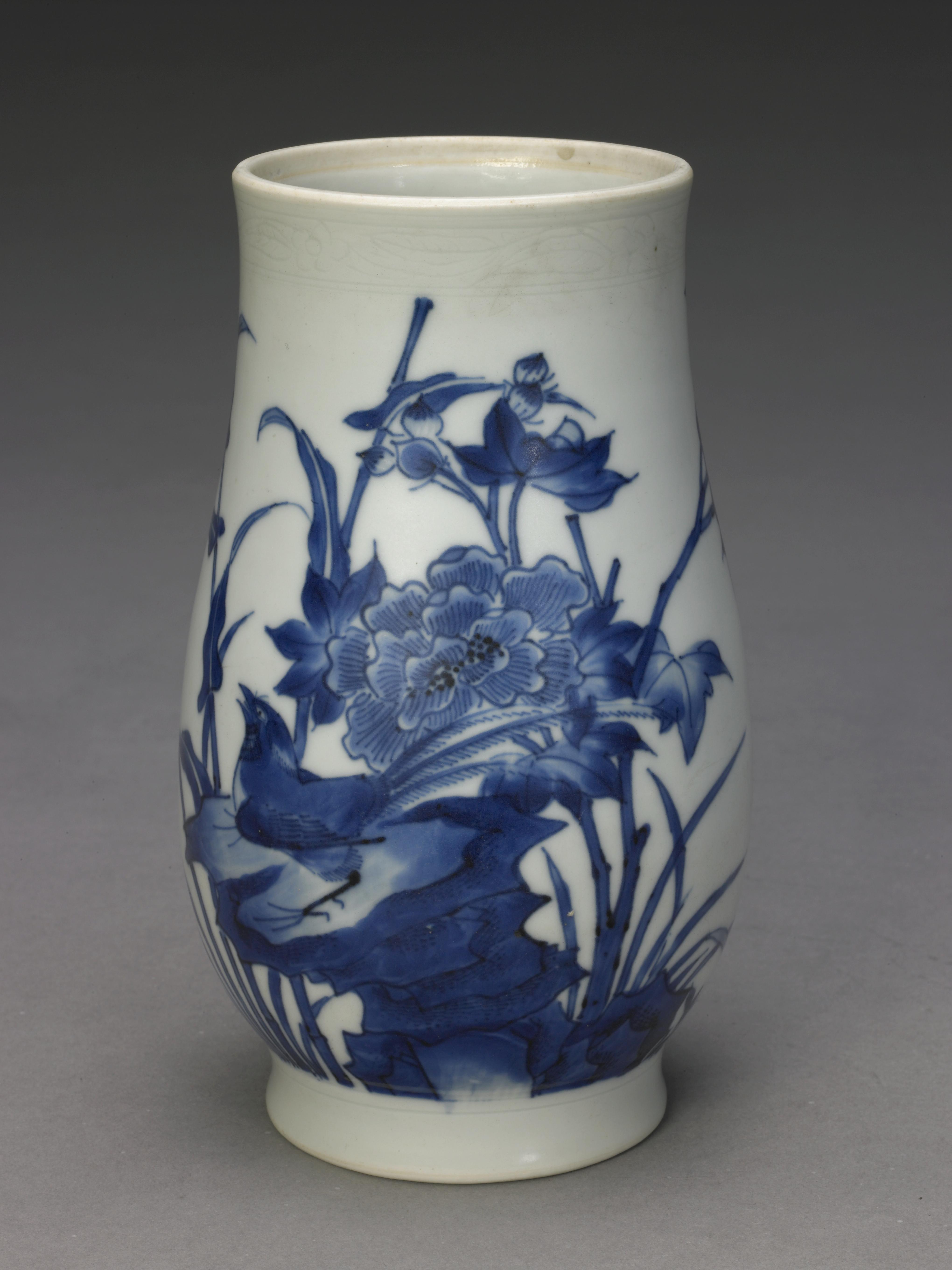 青花花鸟图瓶- 故宫博物院